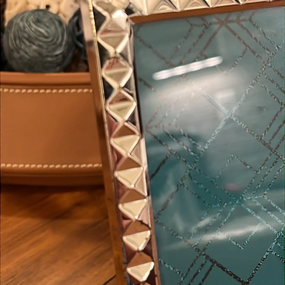 Tahari Home 4”x6” photo picture frame desktop new